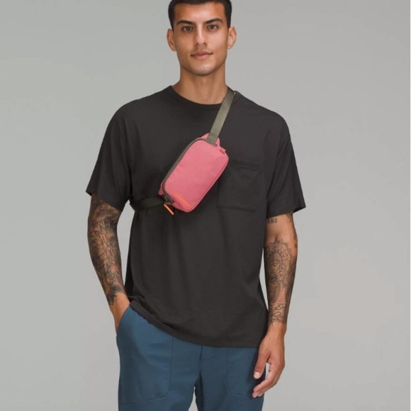 BUNDLE NWT Mini Belt Bag & Never Lost Keychain - Picture 14 of 16